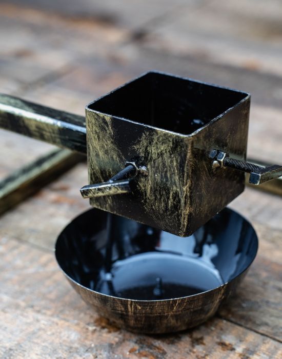 Metalowy Stojak Modern Kwadratowy Czarny Złoty